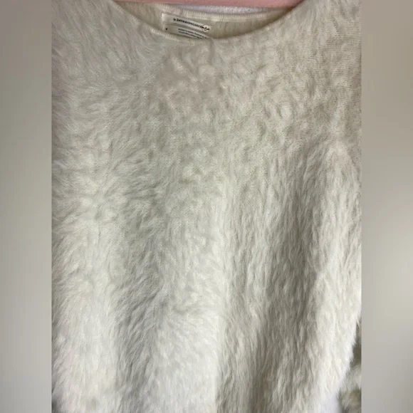 Antropologie Cozy White Fuzzy Sweater - Picture 2 of 5